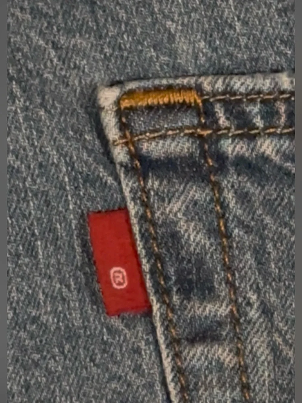 Levi's 505 Regular Fit Straight Leg Men's Jeans In Medium Wash, Size W 36 L 34